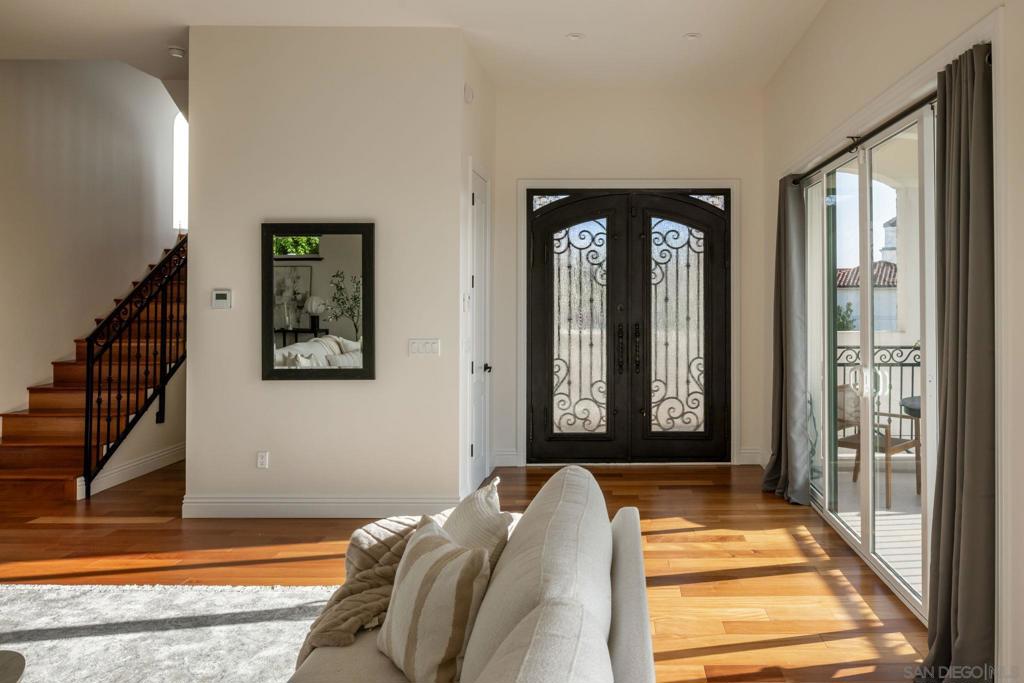 1092 Evergreen Street - photo 4