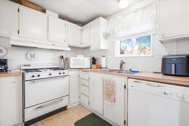 32857 Bloomfield Avenue, Thousand Palms CA: https://media.crmls.org/mediaz/e6ef6b41-d888-4bdb-b1fd-30f782546a33.jpg