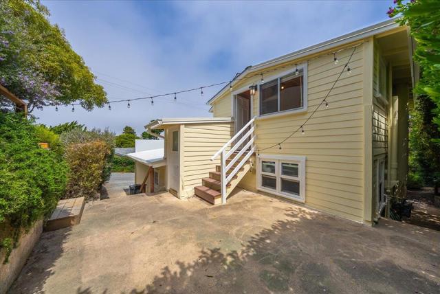 799 Grace Street, Monterey CA: https://media.crmls.org/mediaz/e6f021df-2a8e-46a8-831e-477bfb8229d9.jpg