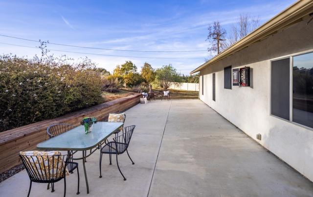 17665 Highway 67, Ramona CA: https://media.crmls.org/mediaz/e6f06439-7da4-4a49-b69e-7987972bf3bd.jpg