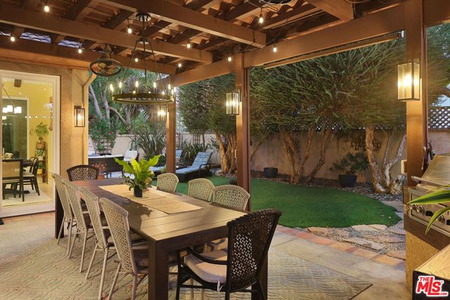 1786 Blossom Court, Thousand Oaks CA: https://media.crmls.org/mediaz/e6f0652b-0d37-4497-a3ad-561e8d43afb8.jpg