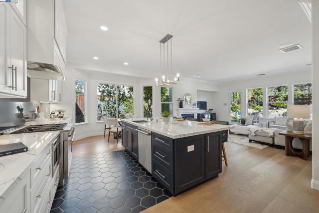 1221 Culet Ranch Rd, Danville CA: https://media.crmls.org/mediaz/e6f07369-c080-4524-8f76-c139aa5ba2cc.jpg