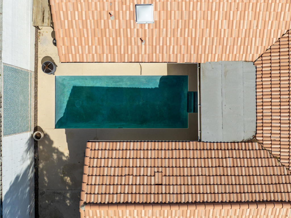 https://media.crmls.org/mediaz/e6f07662-ff3e-409d-83fa-ccec6065ce49.jpg?preset=X-Large