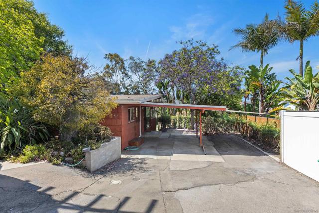415 W Nutmeg St, San Diego CA: https://media.crmls.org/mediaz/e6f12f84-1818-4de5-9d5d-d0253b64fbf0.jpg