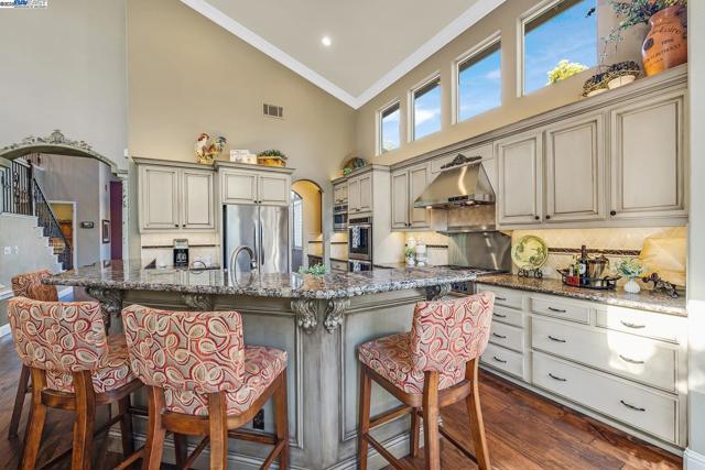 259 Alden Ln, Livermore CA: https://media.crmls.org/mediaz/e6f13377-af8d-4583-8973-957f5a36cf2a.jpg