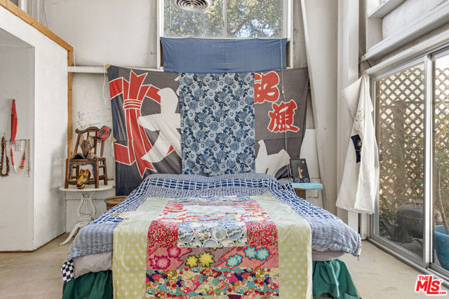 6349 Blanchard Canyon Road, Tujunga CA: https://media.crmls.org/mediaz/e6f16e88-31e9-4580-b673-965313cd35e4.jpg