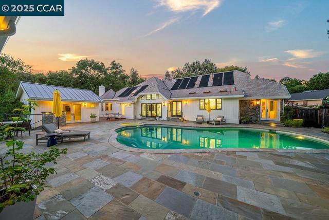 33 Los Arabis Circle, Lafayette CA: https://media.crmls.org/mediaz/e6f24cd0-7433-4964-89ed-c3318d31b556.jpg