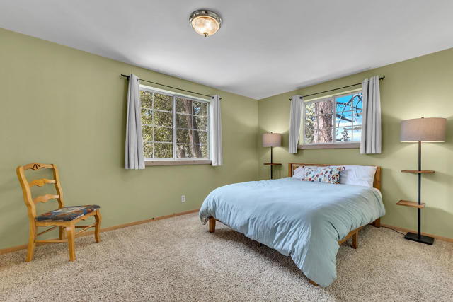 52365 Pine Ridge Road, Idyllwild CA: https://media.crmls.org/mediaz/e6f3051e-1e30-46f5-a9fa-d4677253640f.jpg