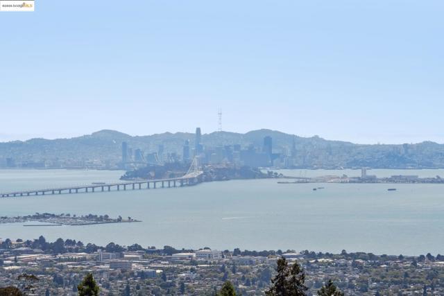 120 Hill Rd, Berkeley CA: https://media.crmls.org/mediaz/e6f4988b-4c5a-4e96-84cd-ea09377ae288.jpg