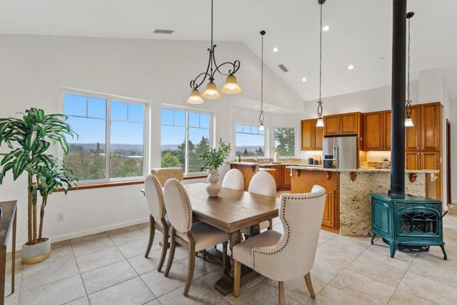 350 Windsong Way, Watsonville CA: https://media.crmls.org/mediaz/e6f4bbd4-0185-4cd9-8fcd-f59eba2bc9c0.jpg
