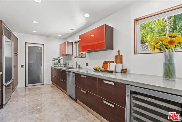 3234 Hillock Drive, Los Angeles CA: https://media.crmls.org/mediaz/e6f4e98d-df23-42a7-b7b7-872aaa0c202b.jpg