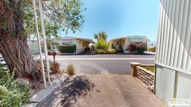 18555 Roberts Road, Desert Hot Springs CA: https://media.crmls.org/mediaz/e6f4fecd-8102-4492-873a-789e2662757b.jpg