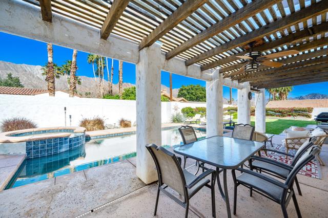 52685 Avenida Ramirez, La Quinta CA: https://media.crmls.org/mediaz/e6f5546f-3fec-46c2-8563-db7c926e17b3.jpg