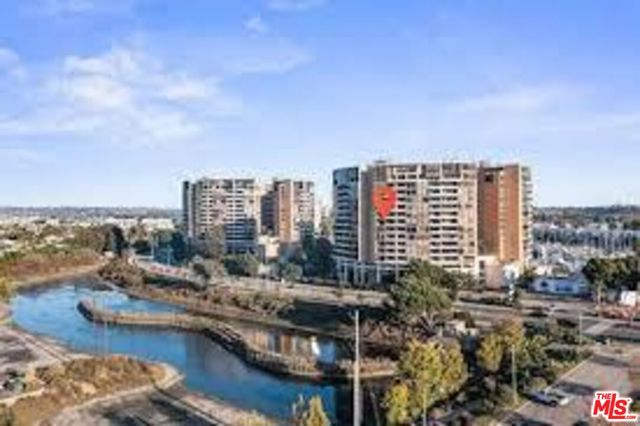 4265 Marina City Dr, Marina del Rey CA: https://media.crmls.org/mediaz/e6f70a3f-9868-4755-bfd6-0b998aa98702.jpg