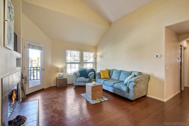 11898 Cypress Canyon Rd, San Diego CA: https://media.crmls.org/mediaz/e6f73361-a322-4afd-89a8-52e24541a7ac.jpg