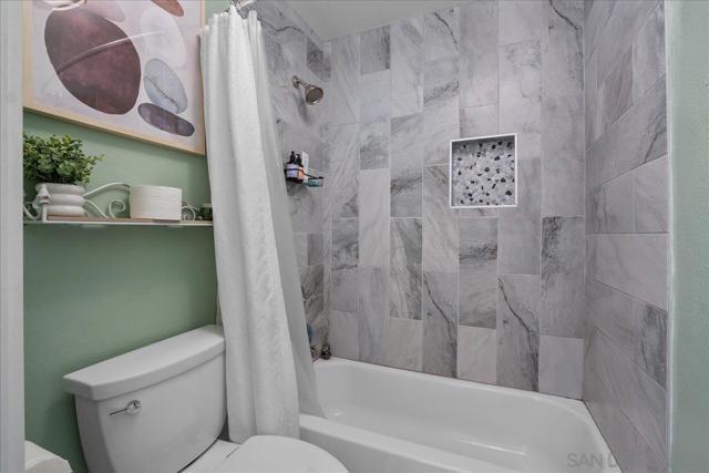 10212 Caminito Pitaya, San Diego CA: https://media.crmls.org/mediaz/e6f7b7ba-361b-407a-a499-b44a658438c5.jpg