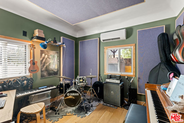 3202 Drew Street, Los Angeles CA: https://media.crmls.org/mediaz/e6f854c8-a574-4614-b03d-bbd131198246.jpg