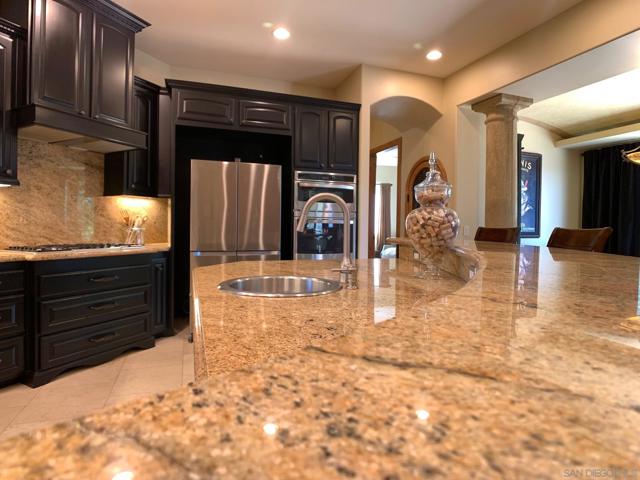 1445 Terracita Ln, Alpine CA: https://media.crmls.org/mediaz/e6f8de8a-f6a6-4b5c-927f-46a27bab36eb.jpg