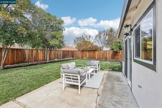 562 Swallow Dr, Livermore CA: https://media.crmls.org/mediaz/e6f8e6fe-1a95-488e-872c-1e17982f388d.jpg
