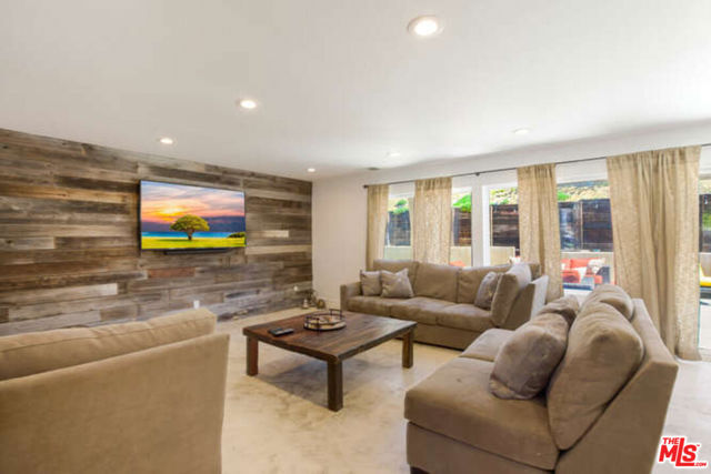 5402 CEDARHAVEN Drive, Agoura Hills CA: https://media.crmls.org/mediaz/e6f905e9-d3ba-4450-a772-357712ac83ec.jpg