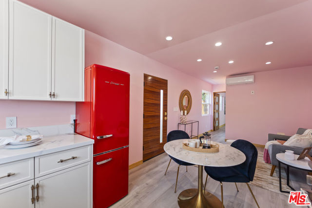 17660 Martha Street, Encino CA: https://media.crmls.org/mediaz/e6f91738-27c9-4f2c-9084-f6650a3598f6.jpg