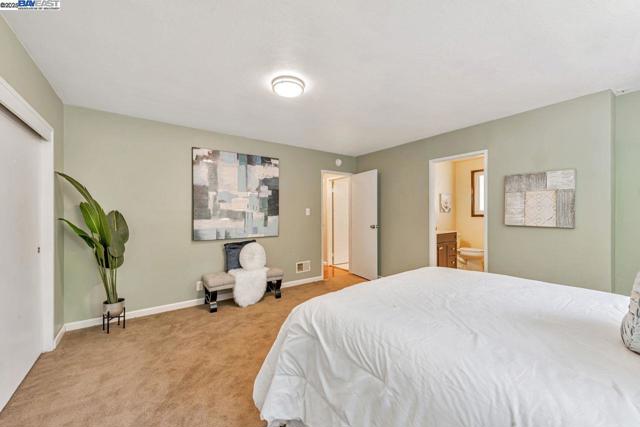 32072 Chicoine Ave, Hayward CA: https://media.crmls.org/mediaz/e6f9aad6-4286-4df0-819c-6ddc14a0afe0.jpg
