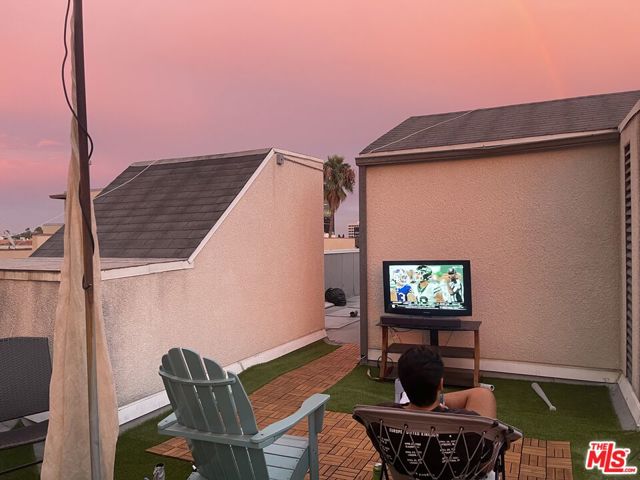 11735 Dorothy Street, Los Angeles CA: https://media.crmls.org/mediaz/e6fb0316-da5a-4592-9b9e-6d86a9d3bd4b.jpg