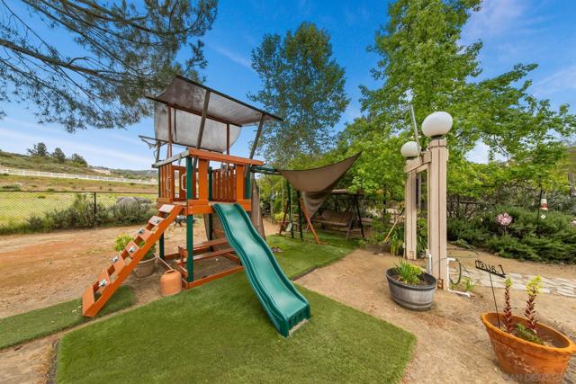 8873 Hunter Pass, Alpine CA: https://media.crmls.org/mediaz/e6fb37a2-fd45-4f7e-922a-c658779a00f3.jpg