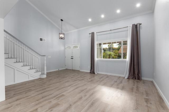 348 Avenida De Las Rosas, Encinitas CA: https://media.crmls.org/mediaz/e6fba3d5-d88b-4db9-8d2e-fed247767cb3.jpg