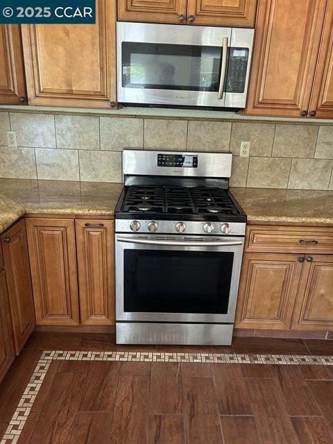 734 Bellflower St, Livermore CA: https://media.crmls.org/mediaz/e6fbef20-9702-4f19-bda6-621dfb0b93d7.jpg