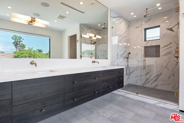 6115 W 6th Street, Los Angeles CA: https://media.crmls.org/mediaz/e6fbf06e-f761-4847-a9f3-967497770217.jpg
