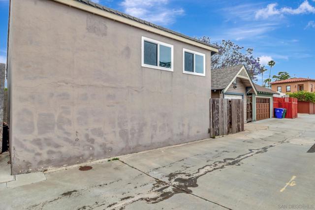 4232 Arden Way, San Diego CA: https://media.crmls.org/mediaz/e6fc528d-d7b3-493c-9d11-e6e6c9de71ae.jpg