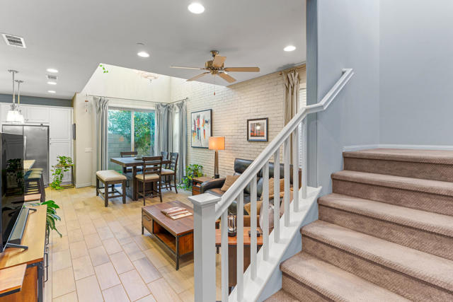232 Paseo Gusto, Palm Desert CA: https://media.crmls.org/mediaz/e6fd005d-4703-40ed-bc76-bc84b2d9d0d4.jpg