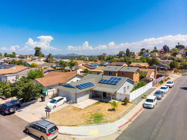 201 Treewood Street, San Diego CA: https://media.crmls.org/mediaz/e6fd0edf-d2bb-40ca-9328-f2662b6a3895.jpg