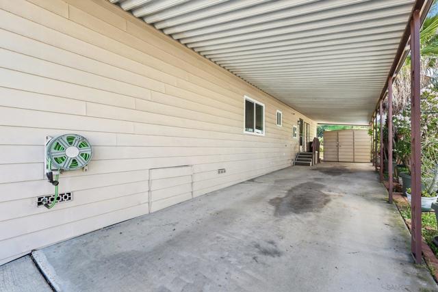 275 S Worthington St, Spring Valley CA: https://media.crmls.org/mediaz/e6fd8906-7b30-4220-8fb6-fd246f0e6b59.jpg