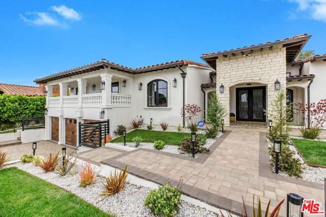 6888 Alta Vista Drive, Rancho Palos Verdes CA: https://media.crmls.org/mediaz/e6fe83c5-4eae-497c-9ff6-6b07a9ab5610.jpg