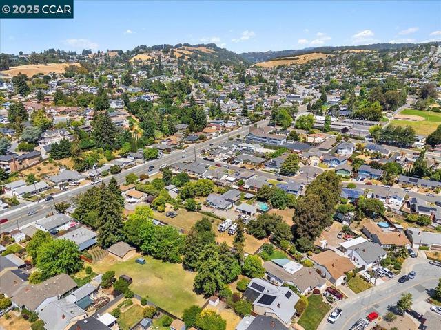 19358 Lake Chabot Rd, Castro Valley CA: https://media.crmls.org/mediaz/e6fe8b5a-d310-4f78-bbdd-b52eed9d527f.jpg