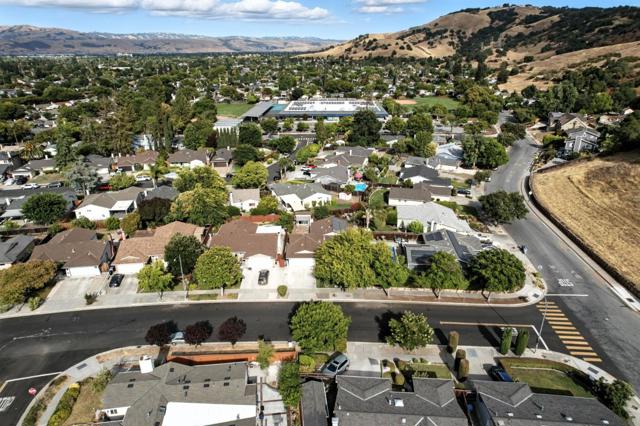 6270 Blossom Avenue, San Jose CA: https://media.crmls.org/mediaz/e6fea296-7ba1-48c9-a85a-bfbd9a0b1fbb.jpg