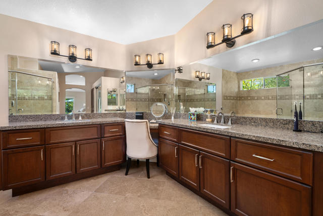 58 Sutton Place E, Palm Desert, CA 92211