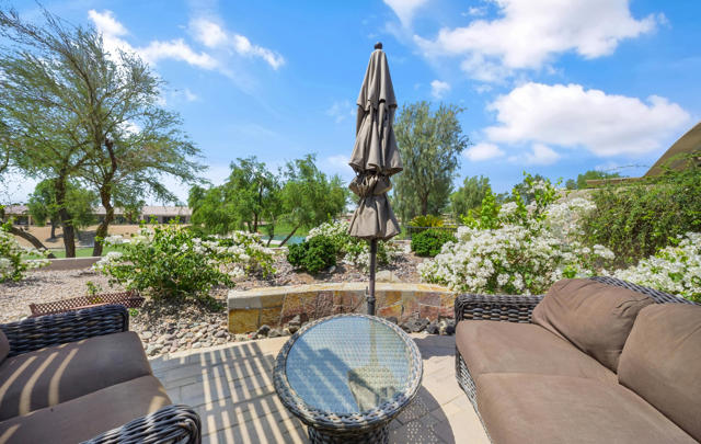81569 Corte Monteleon, Indio CA: https://media.crmls.org/mediaz/e6ffc30b-26a4-4474-be3f-524cd64dad76.jpg