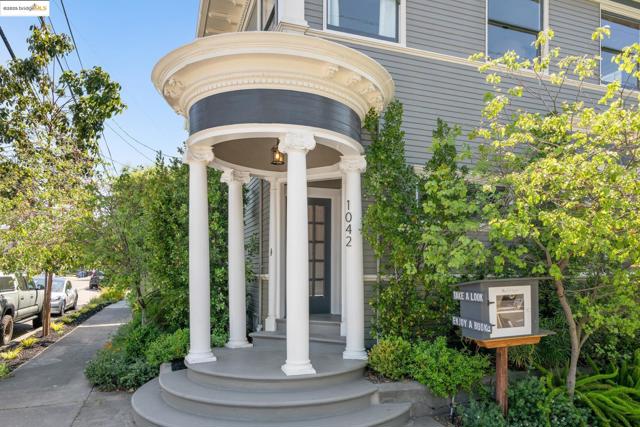 1042 Santa Clara Ave, Alameda CA: https://media.crmls.org/mediaz/e7004dde-5a92-4c80-908d-ec963f9937b6.jpg