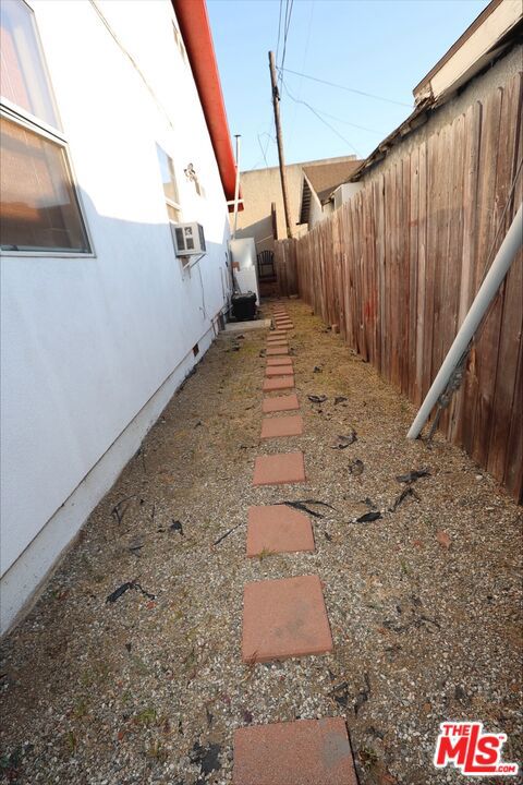 1855 Corinne Avenue, Long Beach CA: https://media.crmls.org/mediaz/e70062dd-15c3-43c9-8935-daf53478de85.jpg