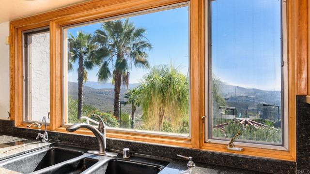 Detail Gallery Image 10 of 46 For 20780 Fortuna Del Norte, Escondido,  CA 92029 - 8 Beds | 6 Baths
