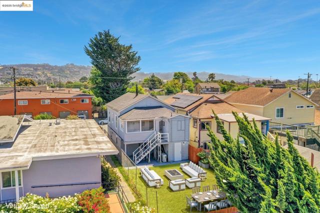 319 S 37Th St, Richmond CA: https://media.crmls.org/mediaz/e701a4b1-136a-4f63-946b-ee95086fe49c.jpg