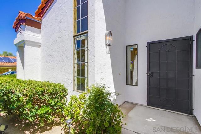 11742 Avenida Sivrita, San Diego CA: https://media.crmls.org/mediaz/e701a553-f5d0-4860-9c26-1165c52c15e5.jpg