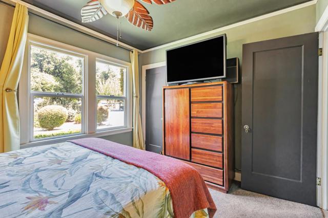 484 E Evelyn Avenue, Sunnyvale CA: https://media.crmls.org/mediaz/e701b550-9f43-4492-bbcc-3a8ae04806e8.jpg