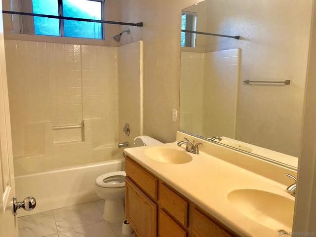 1105 Camino Biscay, Chula Vista CA: https://media.crmls.org/mediaz/e702190b-ab11-412c-9fe5-cd68f578e3e0.jpg