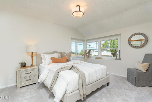 Detail Gallery Image 8 of 51 For 4920 Lowell Ave, Glendale,  CA 91214 - 4 Beds | 2 Baths