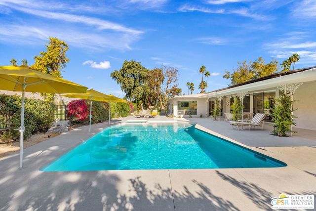 2367 S Yosemite Drive, Palm Springs CA: https://media.crmls.org/mediaz/e702f207-dcbd-42b1-8b0f-acb5806691d8.jpg