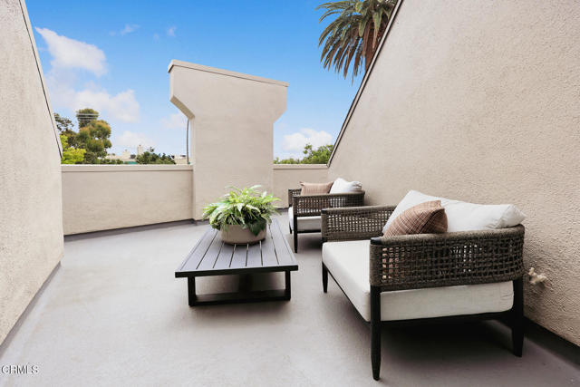 Detail Gallery Image 18 of 21 For 477 S Euclid Ave a,  Pasadena,  CA 91101 - 2 Beds | 2/1 Baths